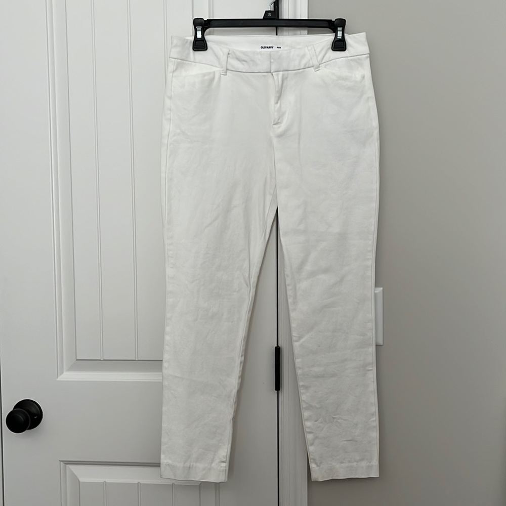 EUC Old Navy pixie white pants size 8